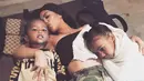 Saint West sendiri dikabarkan menderita paru-paru basah sehingga harus berada di Rumah Sakit ditemani oleh Kim Kardashian dan Kanye West. (instagram/kimkardashian)