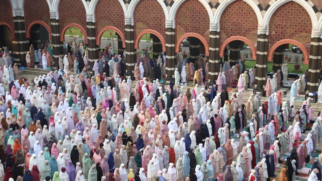 Salat Iduladha di Masjid Kubah Emas Depok