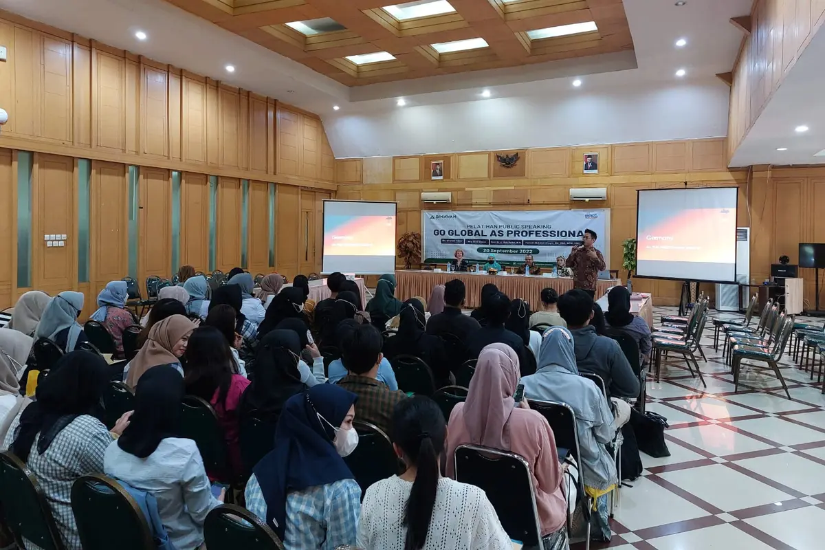 Kegiatan pembekalan program magang ‘Working Holiday’ ke Jerman yang dilakukan Universitas Binawan. (Istimewa)