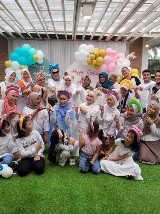 Hamil Anak Pertama, Ini 6 Momen Ulang Tahun Syifa Adik Ayu Ting Ting