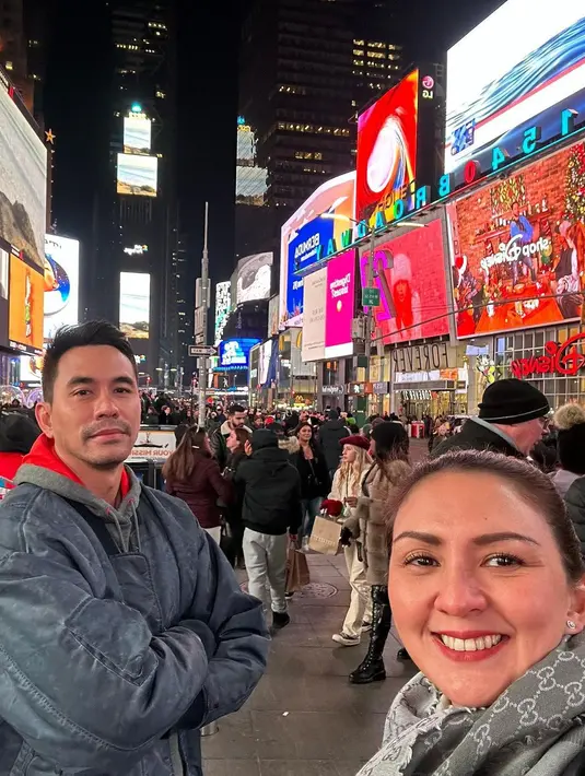 <p>[Instagram/darius_sinathrya]</p>