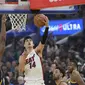 Tyler Herro (No 14) memimpin Heat mengalahkan Warriors di lanjutan NBA (AP)
