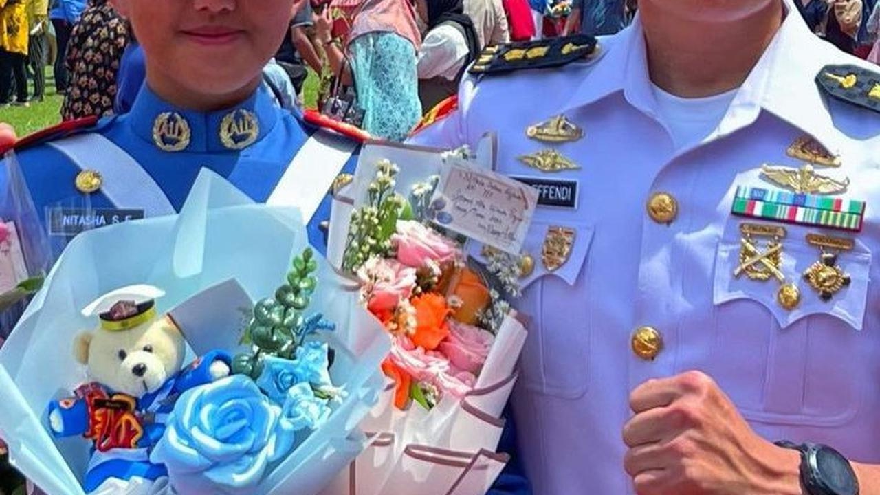 Gadis yang akrab disapa Tasha ini sudah mendapat didikan militer dari ayah sejak kecil. Salah satunya menembak. Terbukti, Nitasha pernah meraih juara menembak.