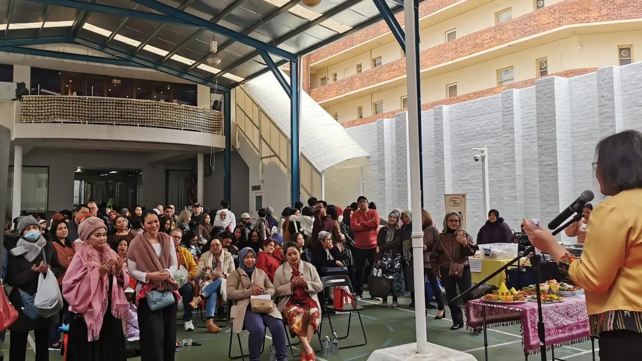 Kegiatan bazaar merdeka di KJRI Perth menjelang HUT RI ke-76.