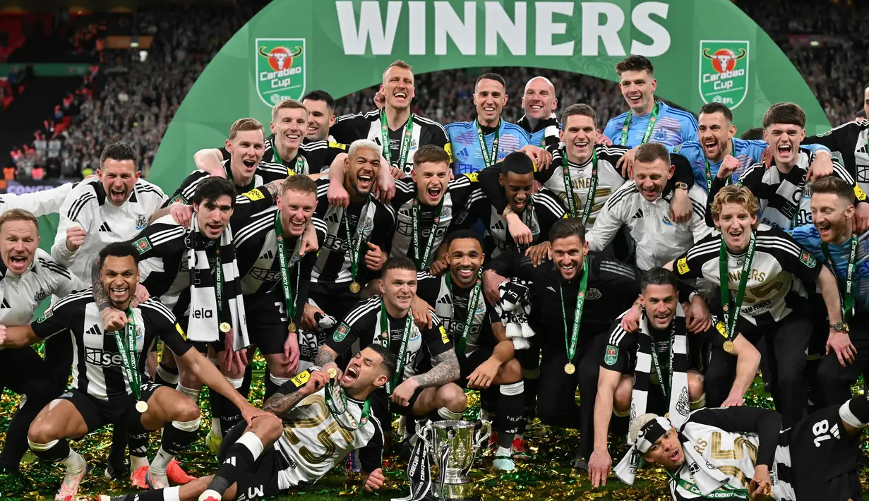 Hingga akhir pertandingan skor 2-1 untuk kemenangan Newcastle United atas Liverpool tidak berubah. Kemenangan ini sekaligus mengakhiri puasa gelar Newcastle United di kompetisi domestik sejak terakhir kali meraih juara Piala FA tahun 1955. (Glyn KIRK/AFP)