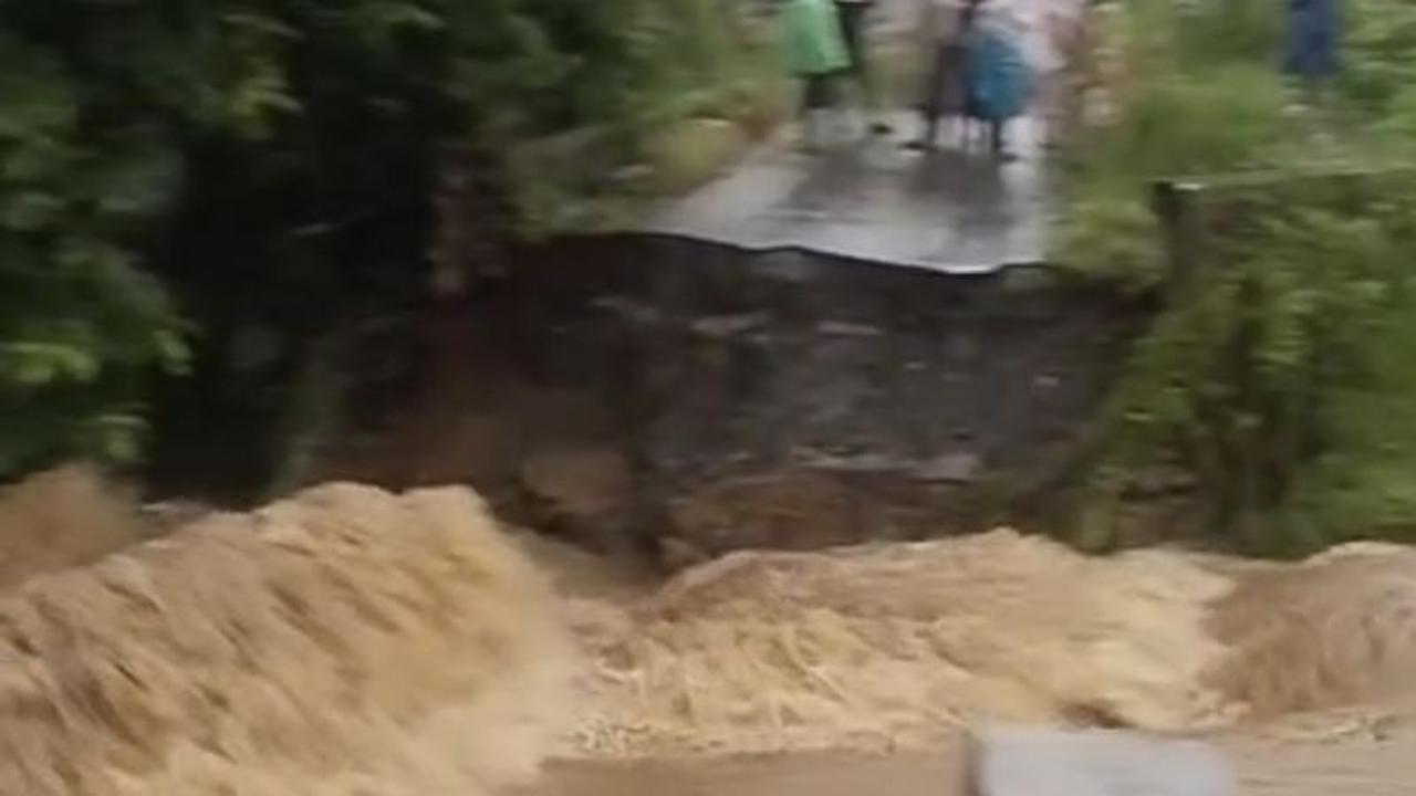 Tragedi Jembatan Putus di Tanah Laut Renggut Nyawa Lansia Akibat Banjir
