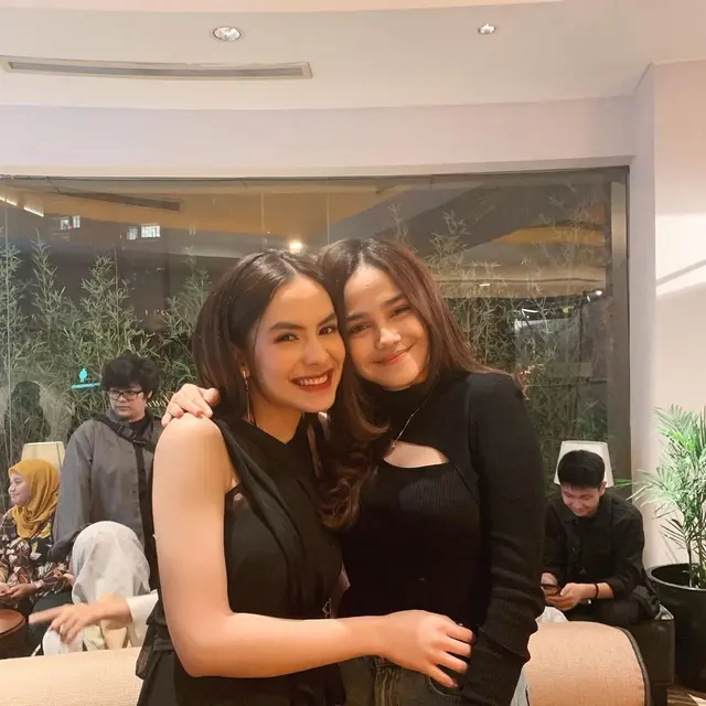 9 Tahun Bersahabat, Ini 6 Potret Kebersamaan Syifa Hadju dan Steffi Zamora
