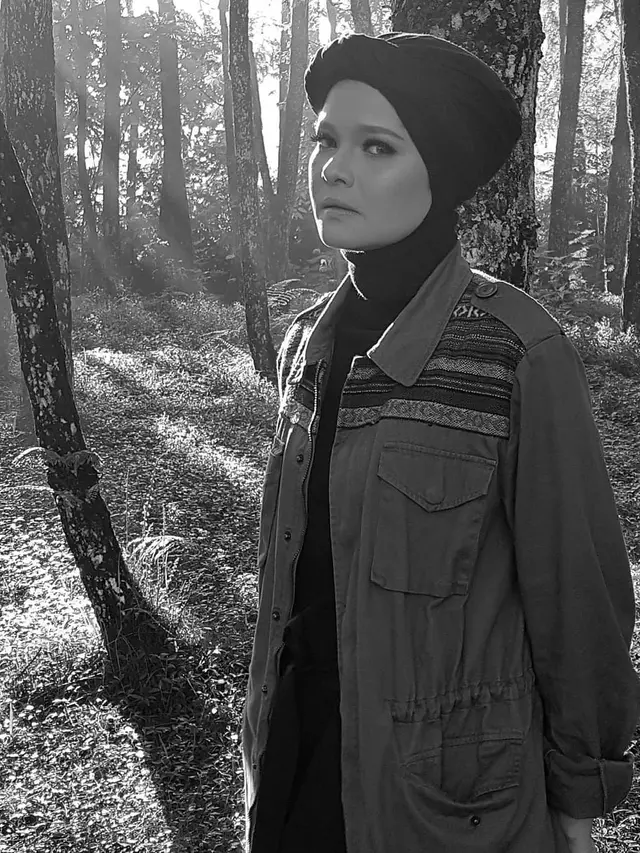 Lama Vakum, Ini 6 Potret Terbaru Terry 'Janji Manismu' yang Makin Menawan