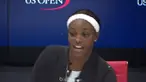 Berita video petenis Amerika Serikat, Sloane Stephens, harus terjatuh dari kursi karena serangga. This video presented by BallBall.