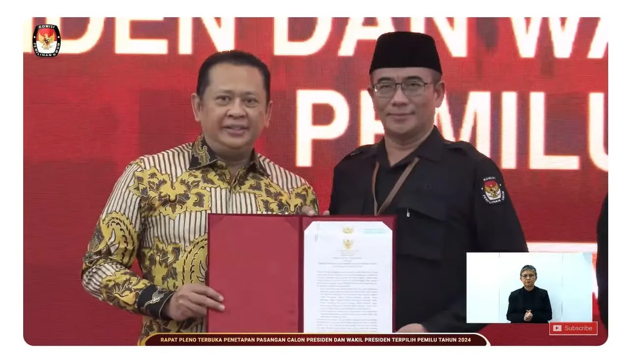 Komisi Pemilihan Umum Republik Indonesia (KPU RI) menyerahkan keputusan hasil rapat pleno penetapan Prabowo Subianto-Gibran Rakabuming Raka sebagai Presiden dan Wakil Presiden Terpilih 2024 kepada Ketua MPR RI Bambang Soesatyo.