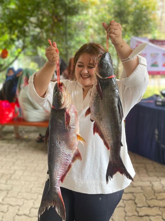 Putri Habibie Luncurkan Nugget Ikan Kreasi Kelompok PKK Desa Ciroyom