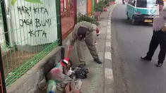 Polesta Tangerang melakukan razia terhadap 10 orang dengan gangguan jiwa.