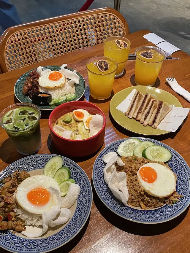 Rekomendasi Tempat Makan Dekat Stasiun Tanah Abang