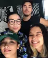 Kebersamaan Titi DJ dengan putri kembarnya Salma dan Salwa sebelum melakukan operasi [@ti2dj]
