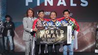 Rizky Faidan dkk berpose setelah menjadi jawara PES League Asia 2019.  (FOTO / Liga1PES)