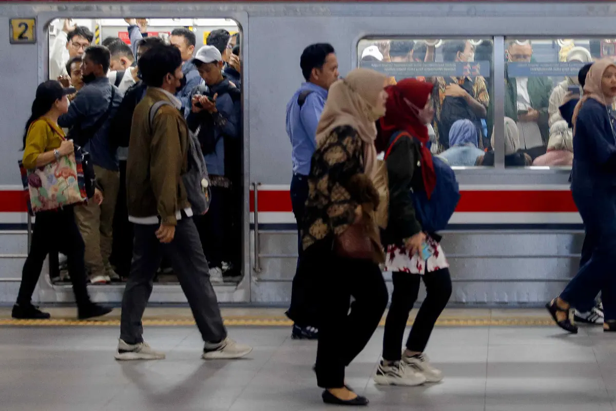 Rencana Kenaikan Tarif KRL Commuter Line