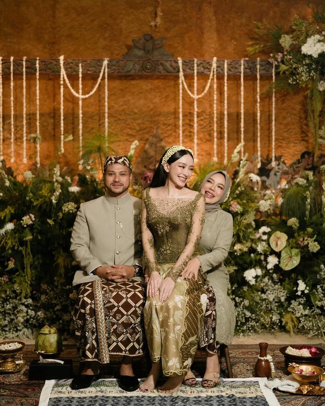 Baru diungkap usai nikah, 6 potret momen mengharukan prosesi siraman dan pengajian Amanda Zahra