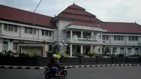 Pegawai di lingkungan Balai Kota Malang diminta tetap bekerja dengan baik (Liputan6.com/Zainul Arifin)