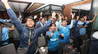 Fans City melakukan selebrasi saat Roaring Night Manchester City vs Manchester United di Babahramu Dine &amp; Bar, Episode Hotel, Gading Serpong, Tangerang, Minggu (3/3/2024). (Bola.com/M Iqbal Ichsan)