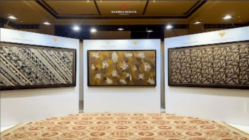 Dalam rangka HUT ke-57 ASEAN, Kemenko Perekonomian RI bersama WBI Foundation mempersembahkan 'Batik Kolaborasi dari Indonesia untuk ASEAN'.