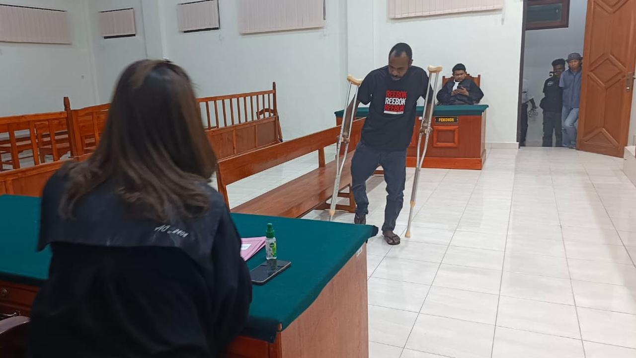 Curi 4 AK-47 dari Gudang Senjata Polri, Pecatan Polisi Sekaligus Pimpinan KKB Askel Mabel Divonis 8 Tahun Penjara