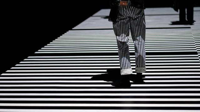 Ilustrasi berjalan sendirian dalam hidup