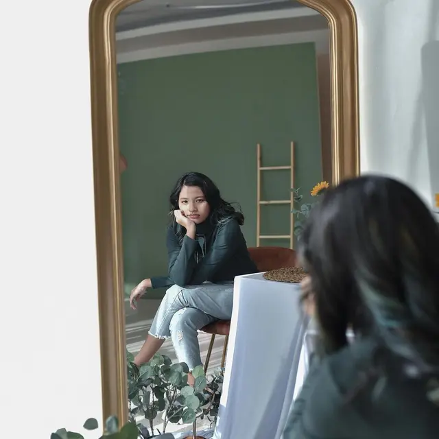 Gaya Pemotretan Shakiena Azalea Putri Pasha Ungu, Rambutnya Curi Perhatian. (Sumber: Instagram/shakiena.azalea)