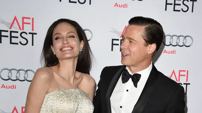 Angelina Jolie dan Brad Pitt