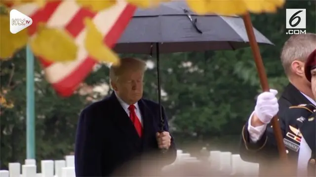 Donald Trump membatalkan kunjungannya ke makam prajurit AS di Perancis karena hujan.