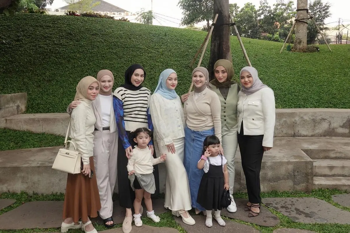 Adu Gaya Menggemaskan Ameena Atta dan Guzel yang Jadi Member Cilik Baru di Arisan Geng Mamayu