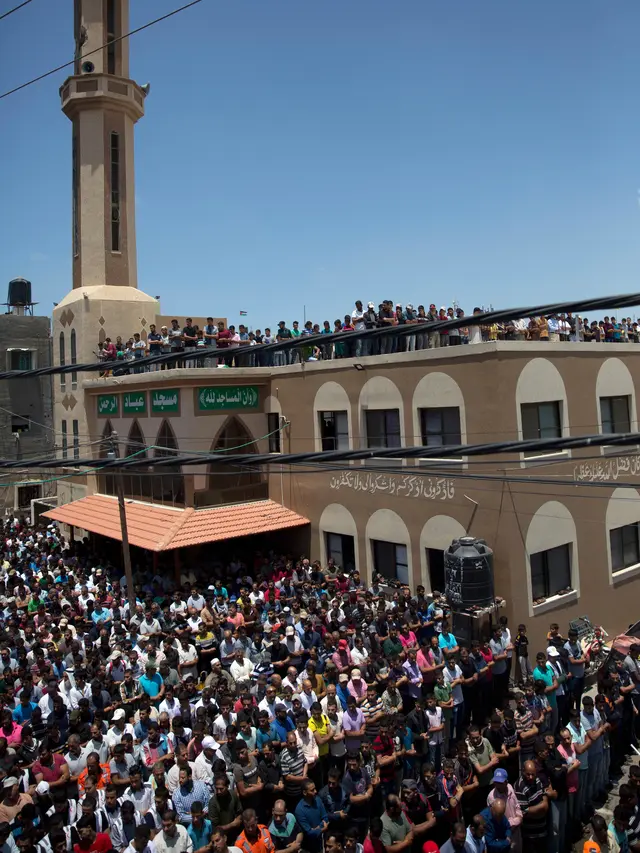 Ribuan Pelayat Iringi Pemakaman Perawat Palestina Razan Najjar