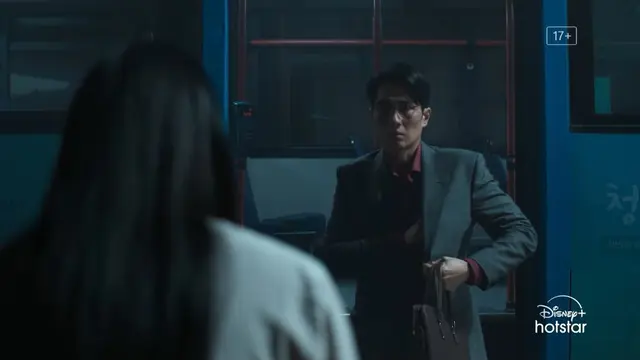 Serial Korea Light Shop (credit: https://www.instagram.com/disneyplushotstarid/).