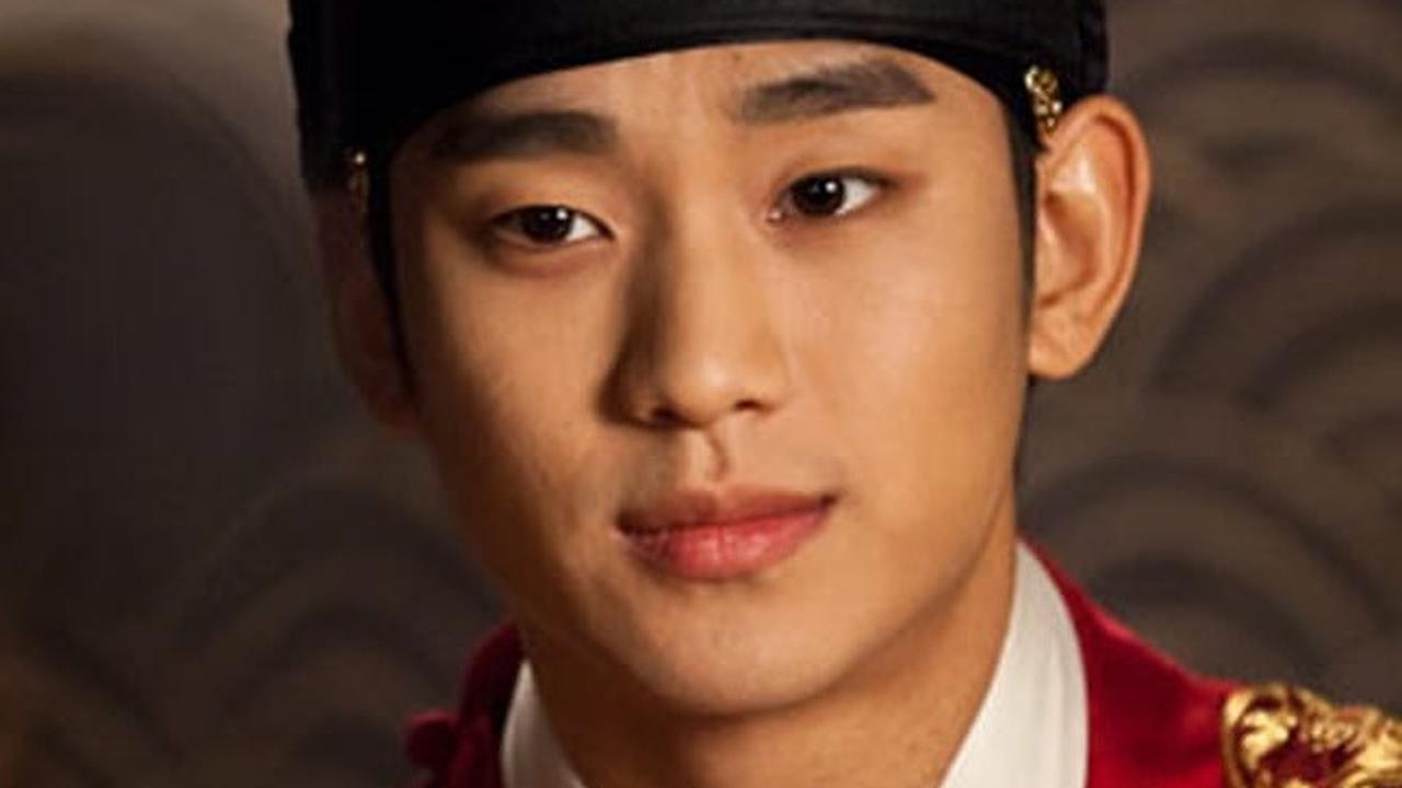 Kim Soo Hyun Moon Embracing Sun