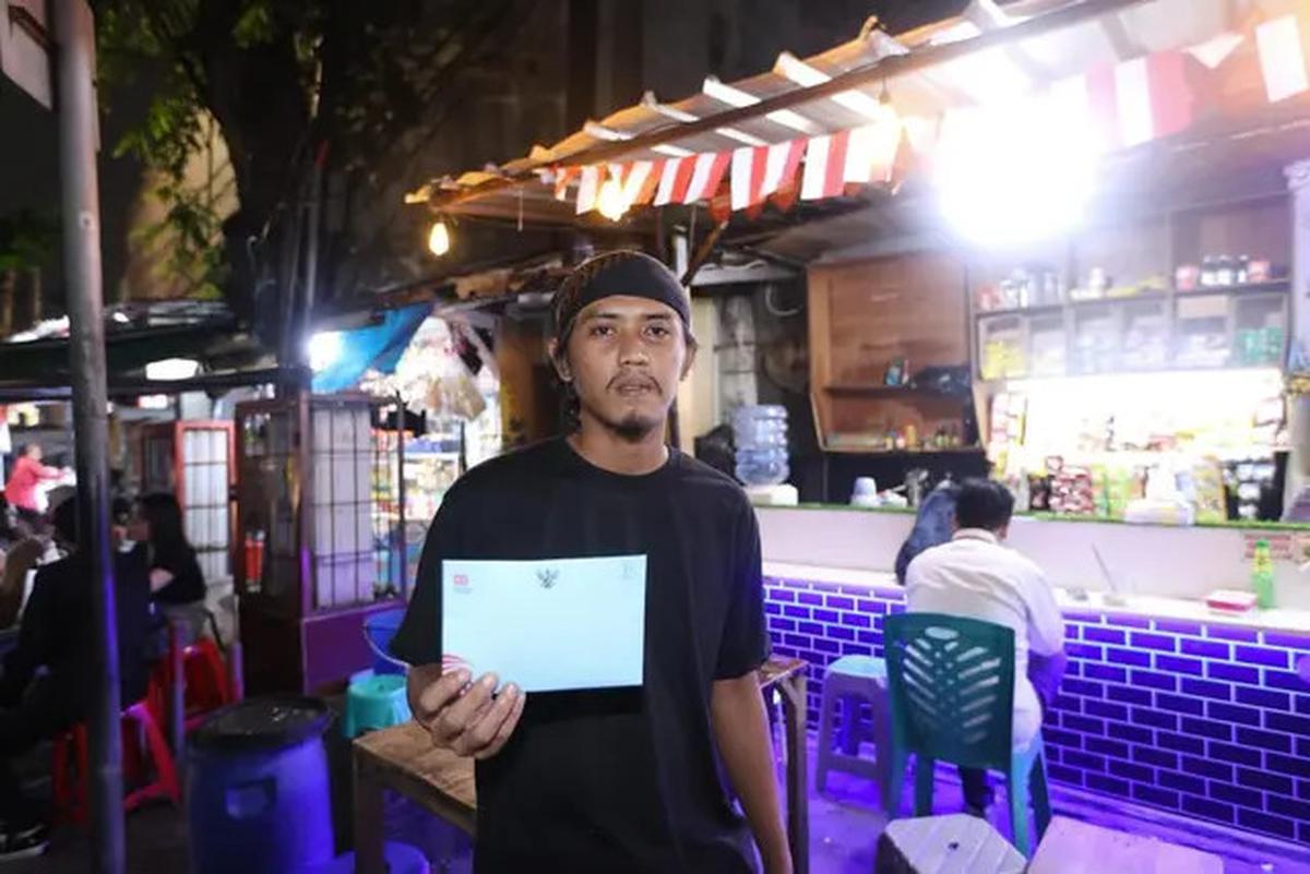 Dari Jalanan, Sawah, hingga Pantai: Warga Bersiap Penuhi Undangan Presiden ke Istana Merdeka
