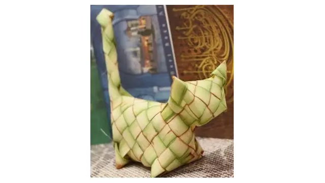 Uniknya Ketupat Berbentuk Kucing Ini Bikin Enggak Tega Dimakan