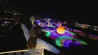 Libur Panjang di Bandung, Ada 'Galactic Glow' Wahana Luar Angkasa Tengah Kota   