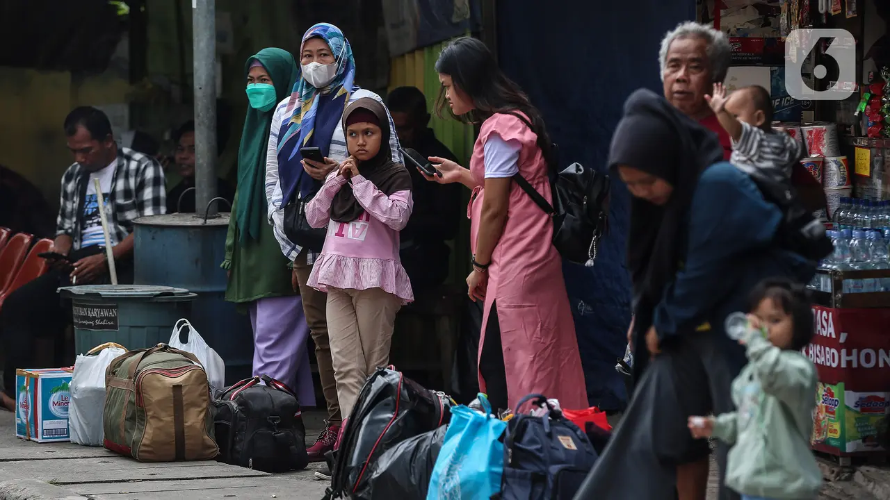 Suasana Arus Balik Lebaran 2023 di Terminal Lebak Bulus