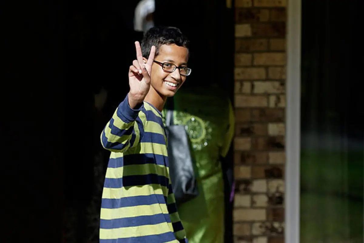 Disangka Merakit Bom, Ahmed Mohamed Malah Dapat Dukungan Netizen