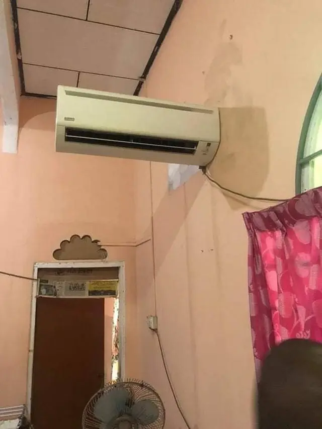 6 Potret Cara Nyeleneh Pasang AC di Tempat Tak Biasa Ini Bikin Tepuk Jidat
