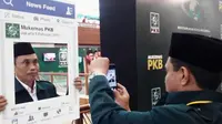 Peserta Mukernas PKB dengan aksi foto selfie. (Liputan6.com/Faizal Fanani)