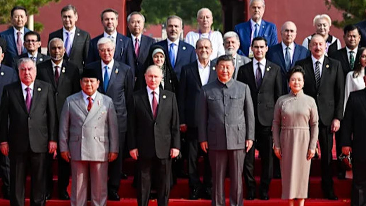 Foto Prabowo di China Jadi Sorotan: Berdiri Sejajar dengan Xi Jinping, Putin, dan Kim Jong Un
