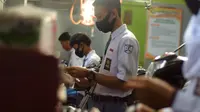 VIDEO: Trik Jitu SMK di Cilacap Siasati Belajar Daring demi Praktikum