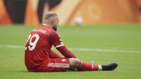 Kiper Juventus, Michele Di Gregorio, duduk lesu usai laga babak 16 besar Piala Dunia Antarklub antara Real Madrid dan Juventus di Miami Gardens, Florida,&nbsp;Rabu (2/7/2025). (AP Photo/Rebecca Blackwell)