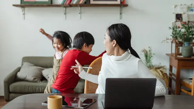 Meneriaki Anak