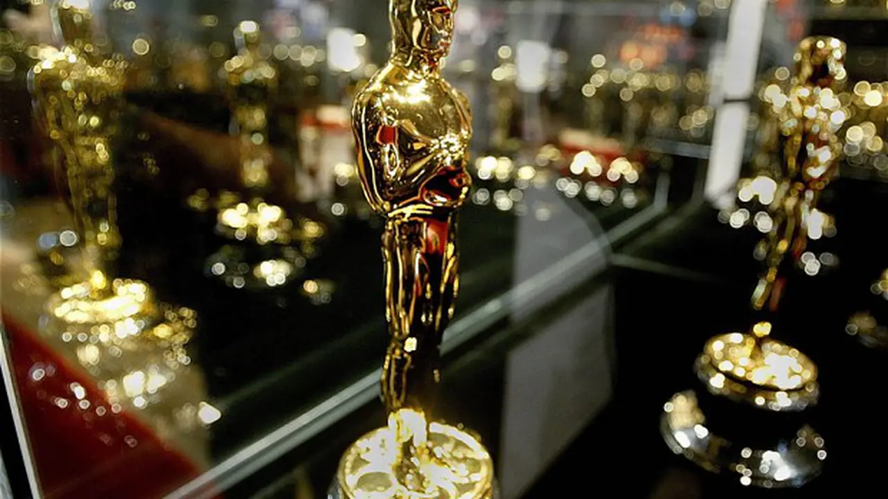 Dituntut, Ahli Waris yang Menjual Piala Oscar