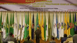 Mendagri Tjahjo Kumolo memberikan pidato jelang penandatanganan nota kesepahaman Pelaksanaan Tugas dan Fungsi dalam Bidang Pemajuan, Perlindungan dan Pemenuhan HAM, Jakarta, Senin (29/6/2015). (Liputan6.com/Faizal Fanani)