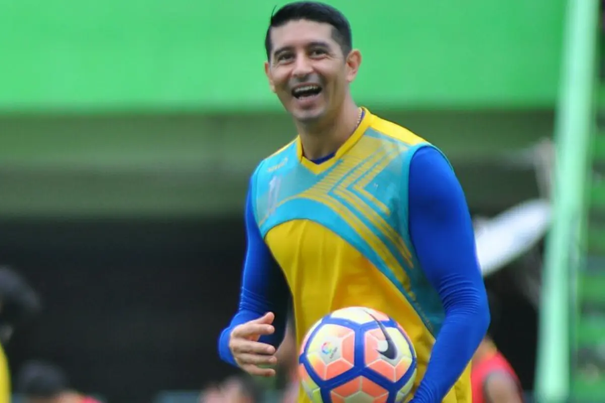 Esteban Vizcarra Arema Cronus