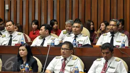 Sejumlah Pilot dan Pramugari Lion Air mengikuti Rapat Dengar Pendapat (RDP) antara pihak Management Lion Air dengan Komisi V DPR RI  di Kompleks Parlemen, Jakarta, (24/5). Rapat tersebut membahas pembekuan ‘groundhandling’. (Liputan6.com/Johan Tallo)