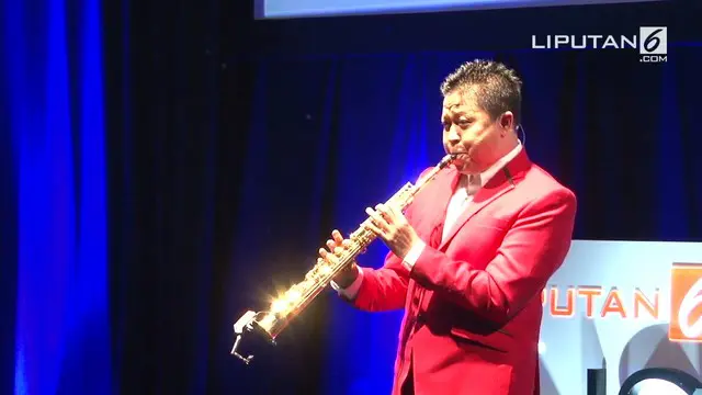 Hary mendapatkan penghargaan rekor Meniup Saxophone Terlama selama 12 jam 32 menit dengan memainkan 156 lagu di Jakarta