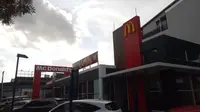 Salah satu gerai McDonald's. (dok. Liputan6.com/Tri Ayu Lutfiani)